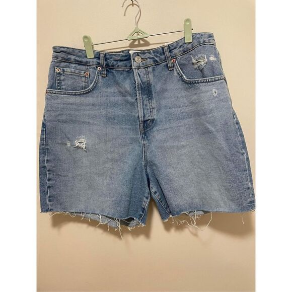 NWT Urban Outfitters BDG 90s Denim Shorts Long Inseam Distressed Cutoffs size 34 - Picture 3 of 9